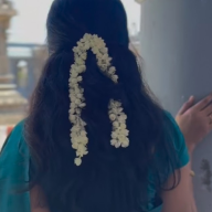 Gaayathri0